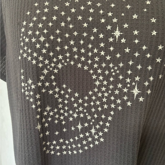 Torrid Skull Tee waffle Knit - Picture 2 of 2